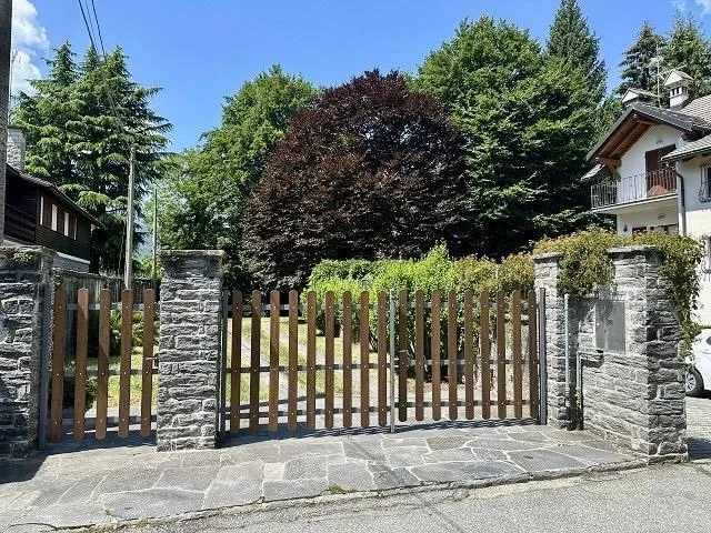 8-Zimmer-Einfamilienhaus mit Grotto und grosser Gartenanlage   /   ...