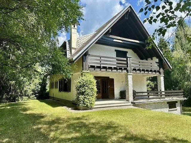 8-Zimmer-Einfamilienhaus mit Grotto und grosser Gartenanlage   /   ...