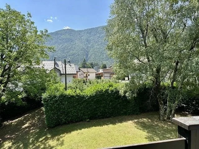 8-Zimmer-Einfamilienhaus mit Grotto und grosser Gartenanlage   /   ...