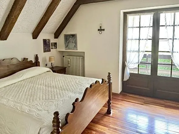 8-Zimmer-Einfamilienhaus mit Grotto und grosser Gartenanlage / ... – Foto 20 von 21