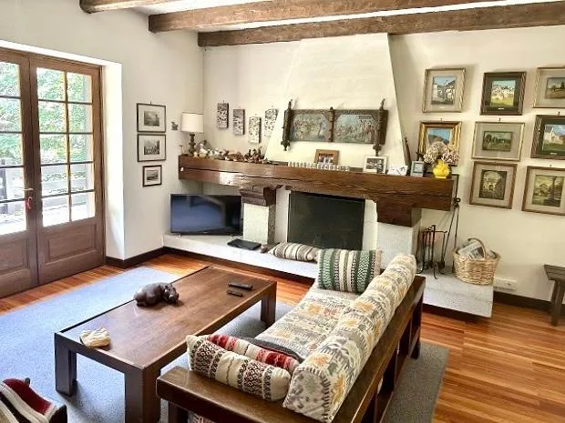 8-Zimmer-Einfamilienhaus mit Grotto und grosser Gartenanlage   /   ...