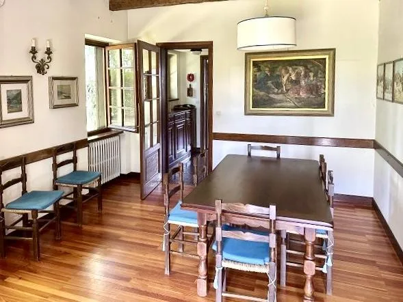 8-Zimmer-Einfamilienhaus mit Grotto und grosser Gartenanlage / ... – Foto 11 von 21