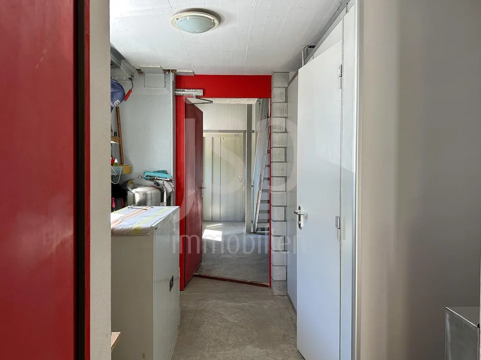 Commercial property with attic apartment in Neuenegg – photo 20 of 31