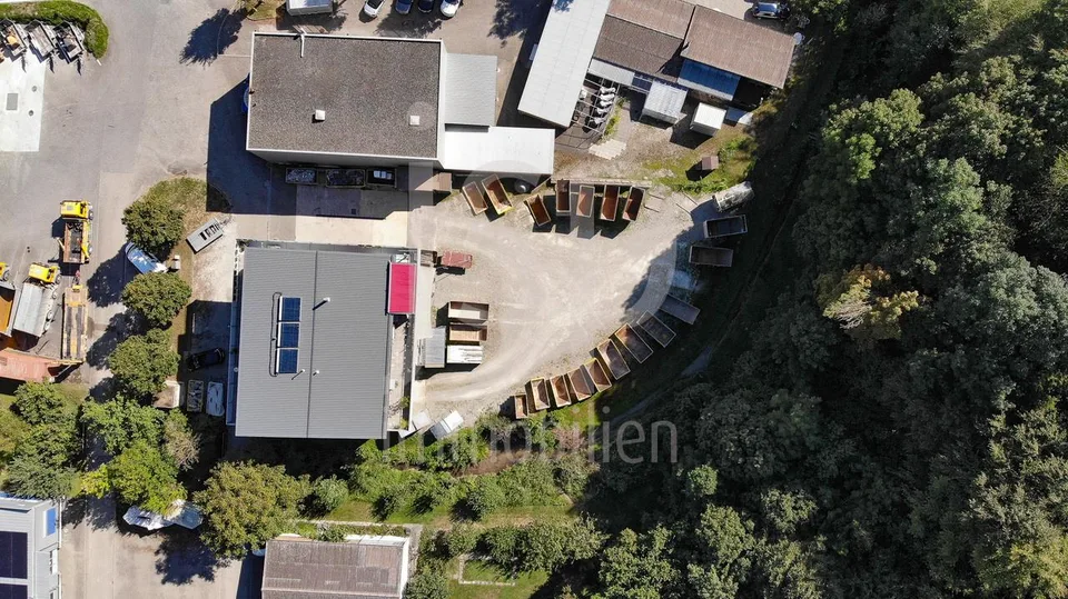 Commercial property with attic apartment in Neuenegg – photo 15 of 31