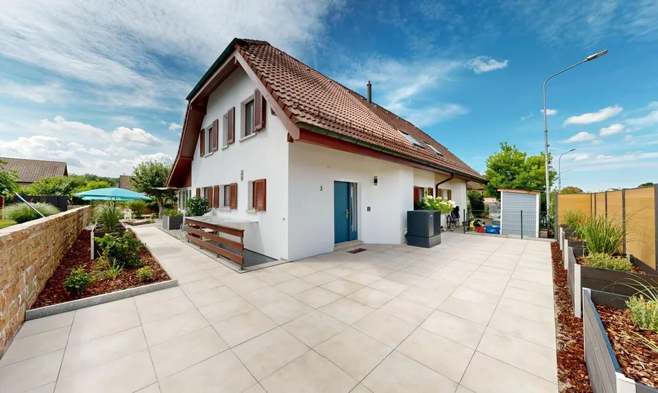 Saniertes 6-Zimmerhaus mit Wintergarten & PV-Anlage