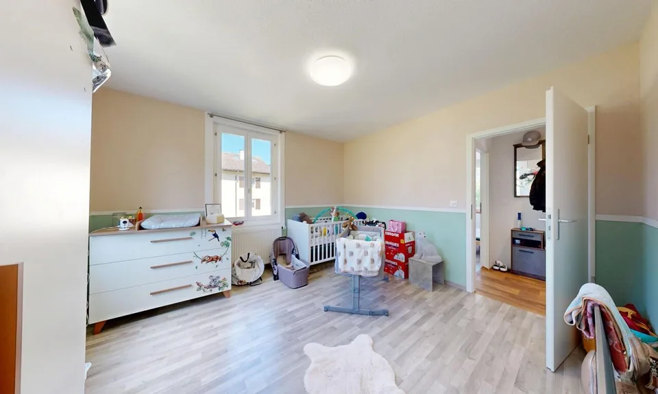 Casa con 2 appartamenti, grande giardino e forte potenziale – foto 10 di 19