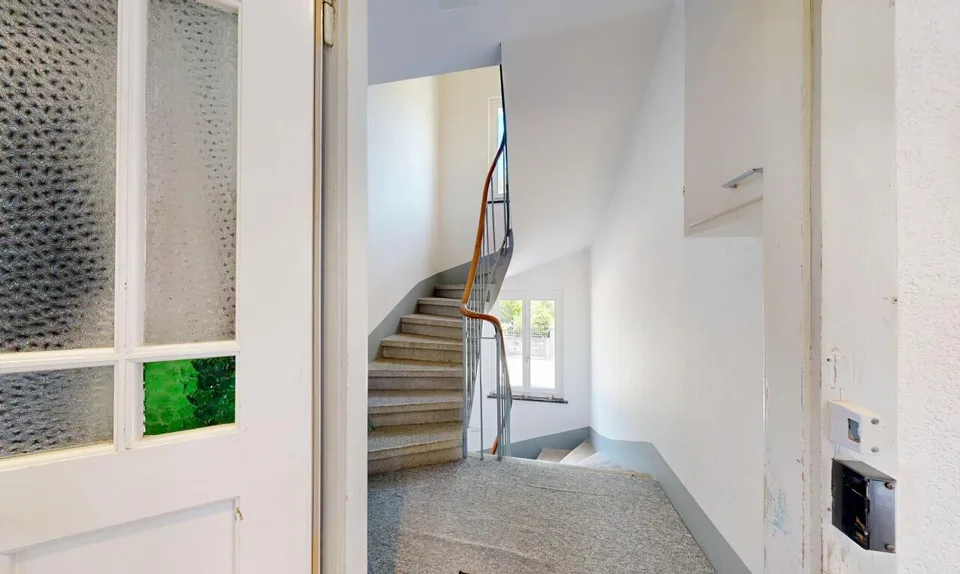 Casa con 2 appartamenti, grande giardino e forte potenziale – foto 8 di 19