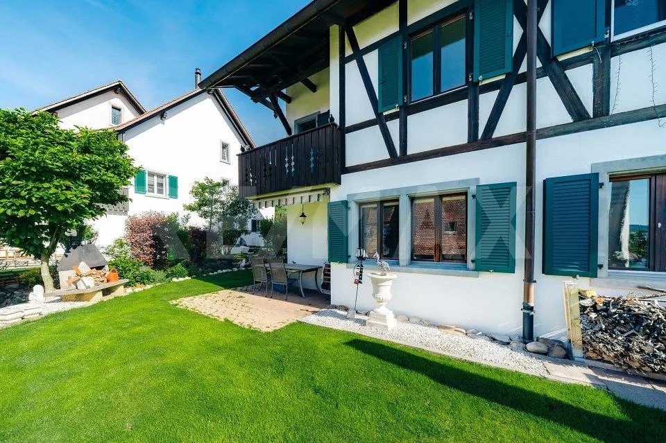 Parfait pour les familles: maison mitoyenne avec jardin et situation centrale idéale