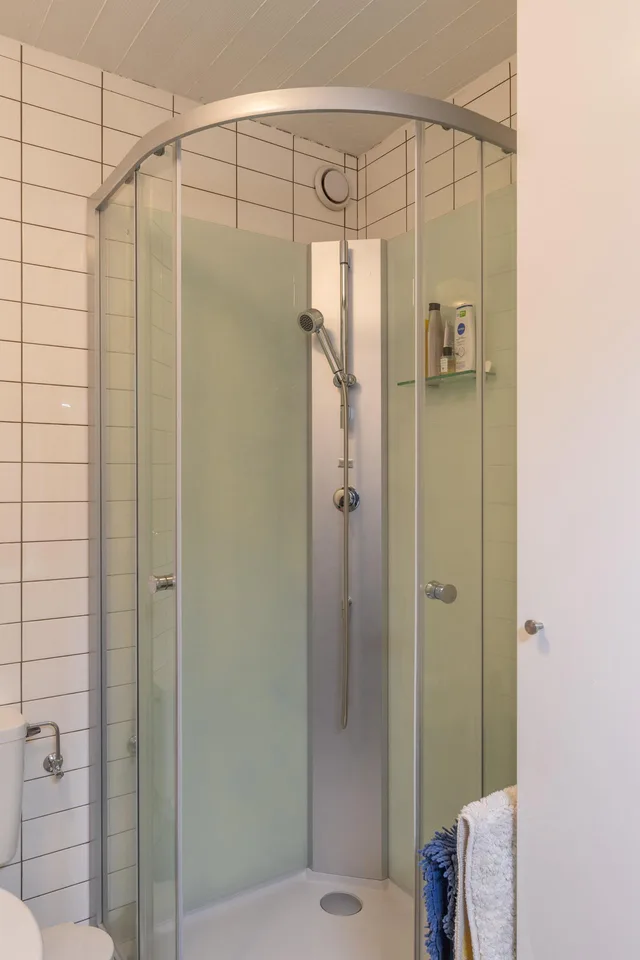 Helle 3 Zimmer-Wohnung am Winkelriedplatz in Basel (DE/ENG) – Foto 8 von 12
