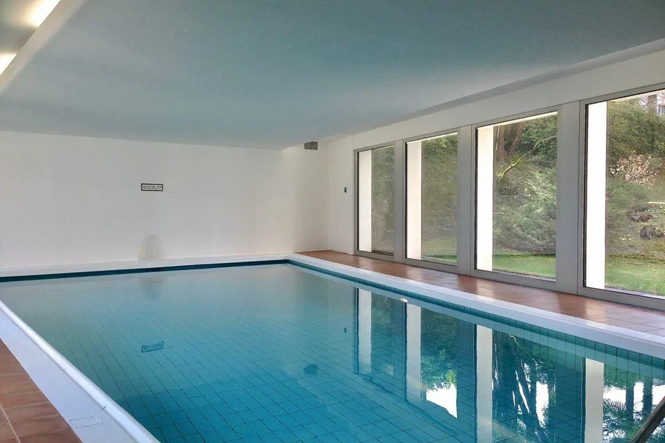 Charming 3.5 room apartment in sunny location with partial lake view and communal indoor pool – photo 15 of 30