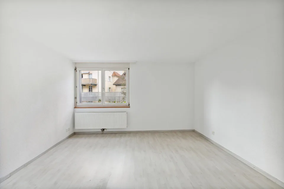 Offre spéciale - 2 pièces au 1er étage avec balcon