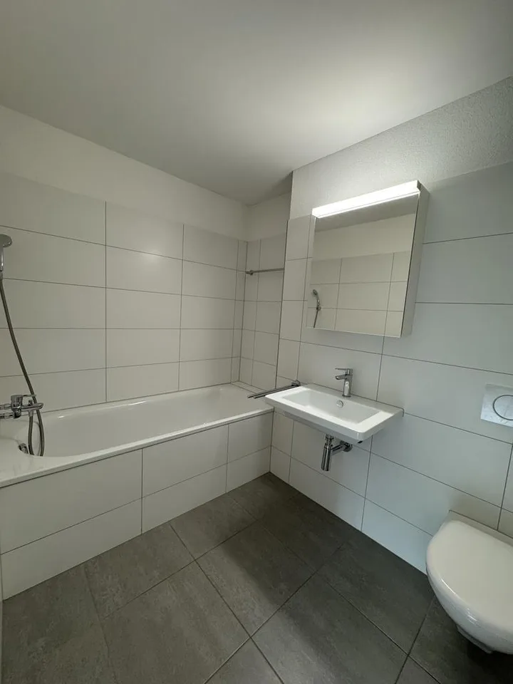 Moderne 3.5-Zimmer-Wohnung in Weiach