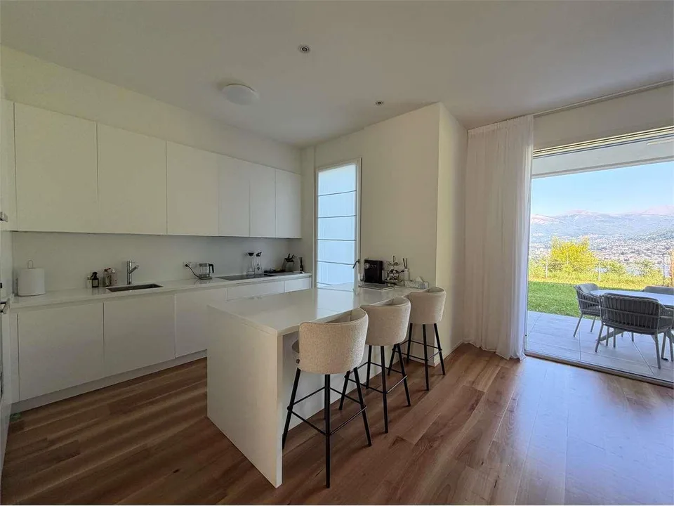 Eleganza senza compromessi con vista mozzafiato sul Lago di Lugano