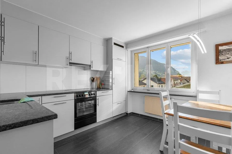 Comfort di vita con vista - appartamento di 4 ½ locali in mansarda in una casa di tre famiglie ben curata