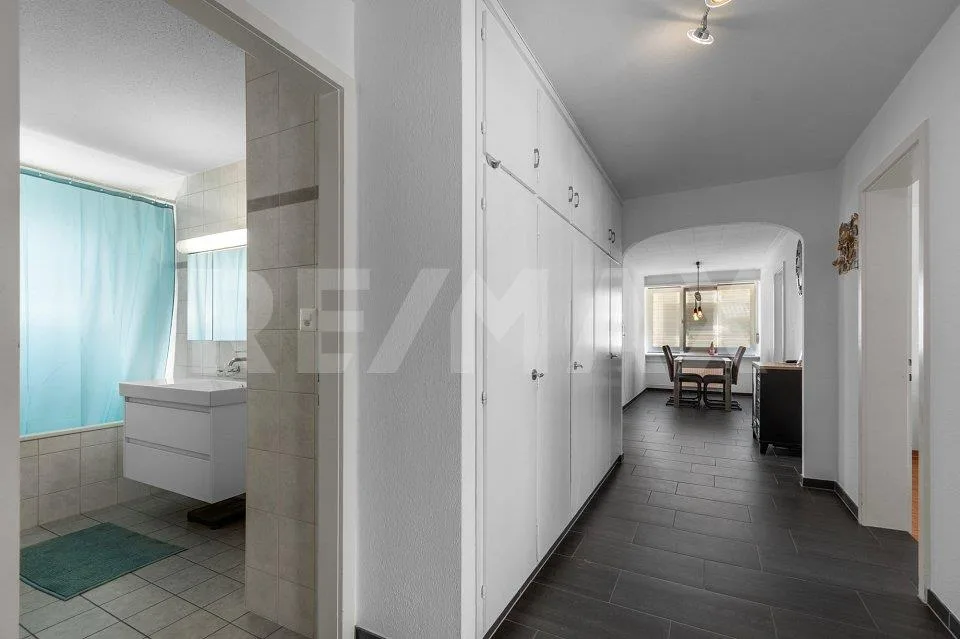 Confort de vie avec vue - appartement de 4 ½ pièces en mansarde dans une maison de trois familles bien entretenue – photo 7 sur 13