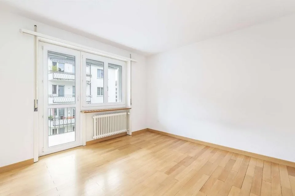 Charming Old Building Apartment