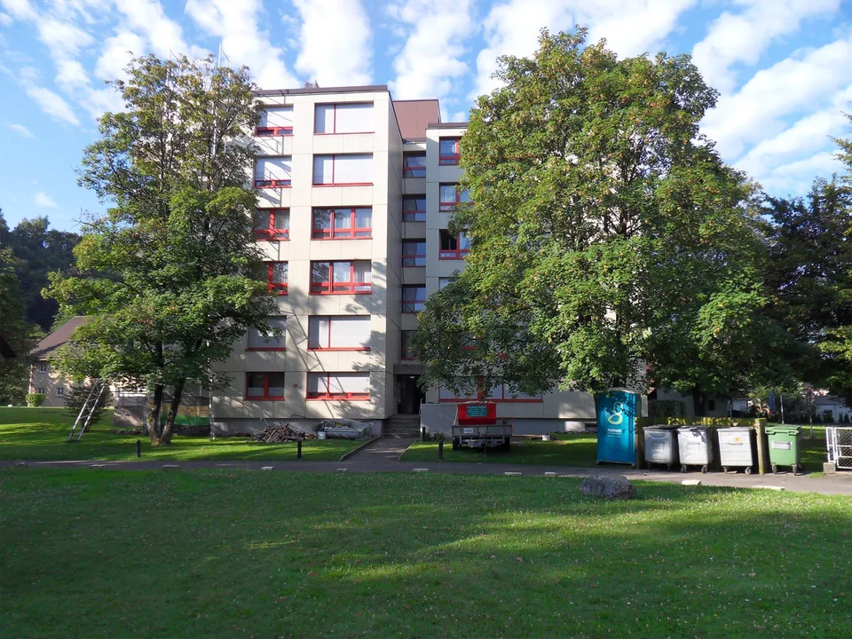 Attraktive Erdgeschosswohnung mit Sitzplatz im Grünen