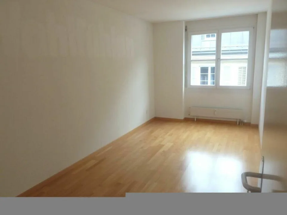 Helle 5.5 Zimmer Maisonette Wohnung mitten in der Stadt - befristet... – Foto 8 von 14
