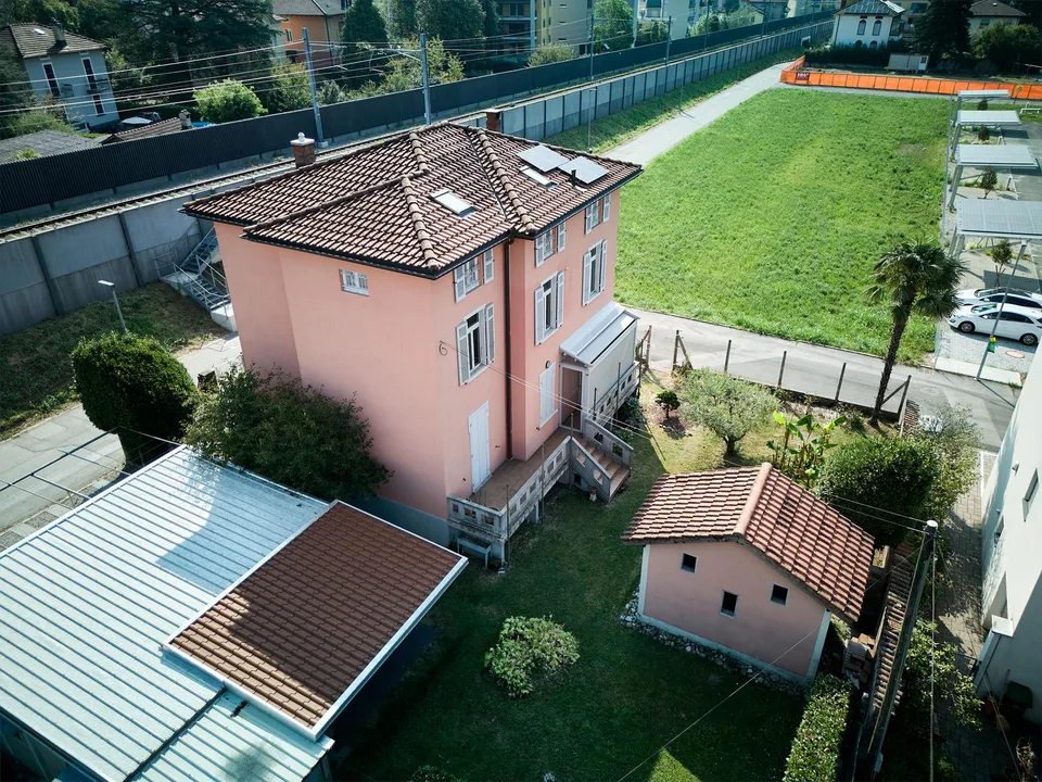 Liberty-style villa with garden and three residential units - ideal also as an investment – photo 17 of 17