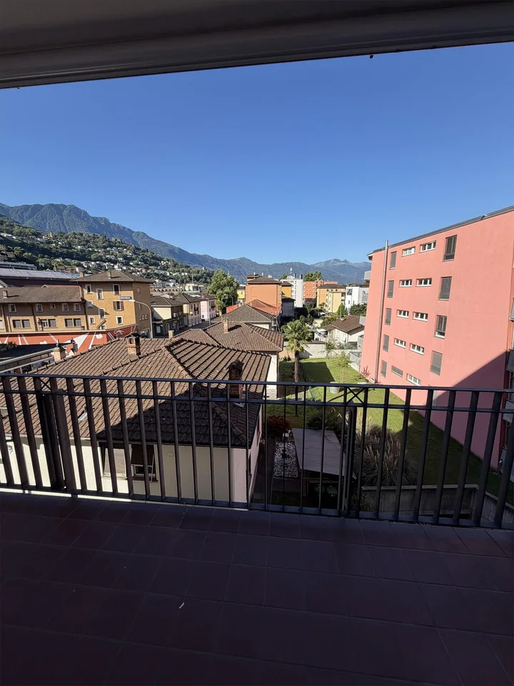 Appartement mit Balkon und Bergblick