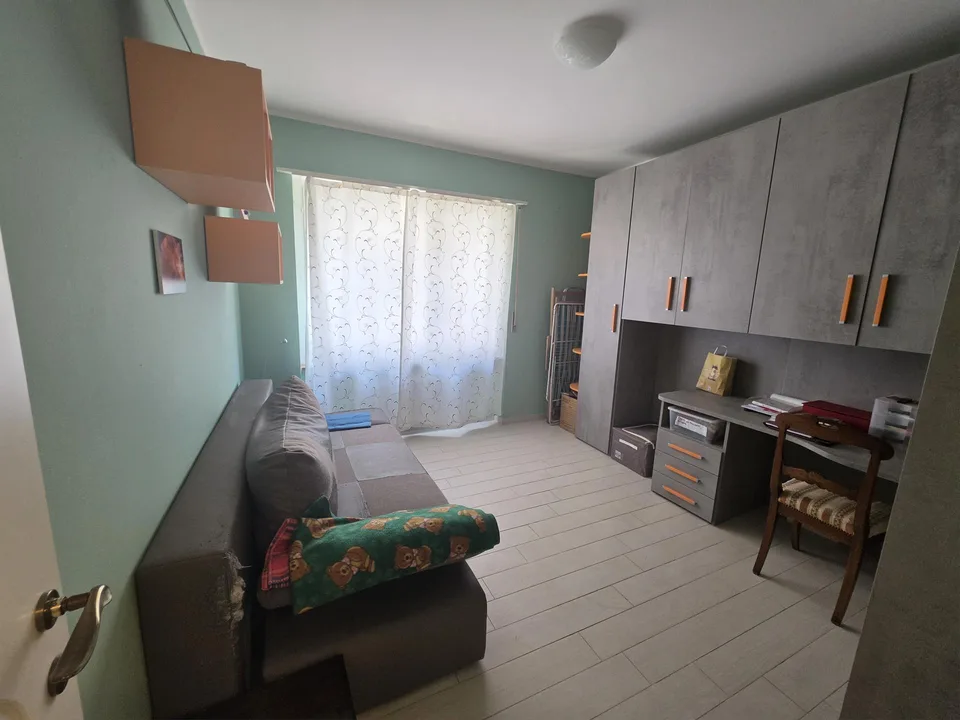 Wohnung mit Möbeln in optimaler Lage