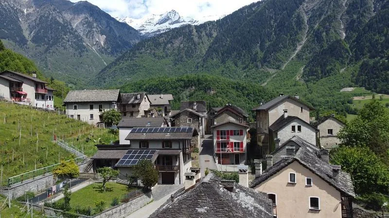 RINNOVATA,MODERNA IN ZONA SOLEGGIATA E TRANQUILLA