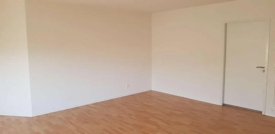 Büroraum an bester Lage mitten im Zentrum Seebach zu vermieten! – foto 6 di 6