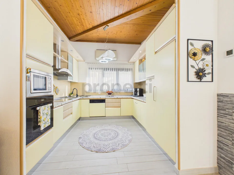 Elegante casa indipendente 5.5 locali con Patio, a Lodrino - Riviera