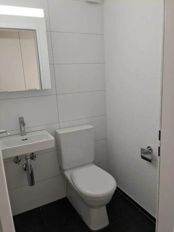 Renovierte 4.5-Zimmerwohnung mit zwei Balkonen und Sicht auf den Pi...