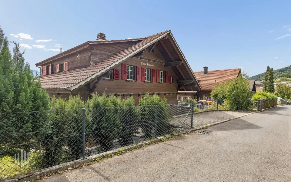 ImmoWyss - Maison à deux familles dans un quartier résidentiel populaire à Hilterfingen