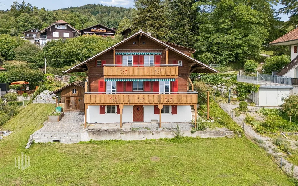 ImmoWyss -  Zweifamilienhaus an beliebter Wohnlage in Hilterfingen