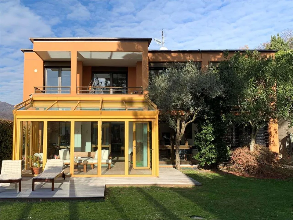 Villa bifamiliale de plus de 5,5 pièces à Pregassona - Résidence secondaire possible