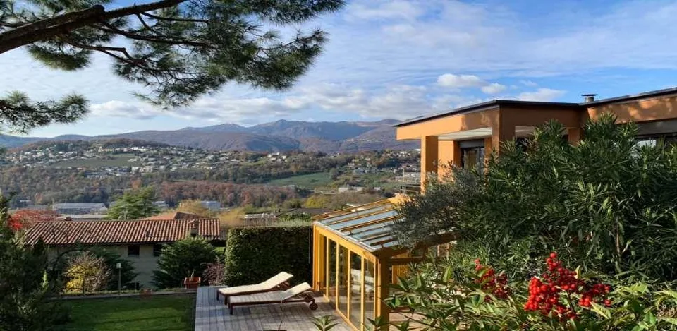 Villa bifamiliale de plus de 5,5 pièces à Pregassona - Résidence secondaire possible