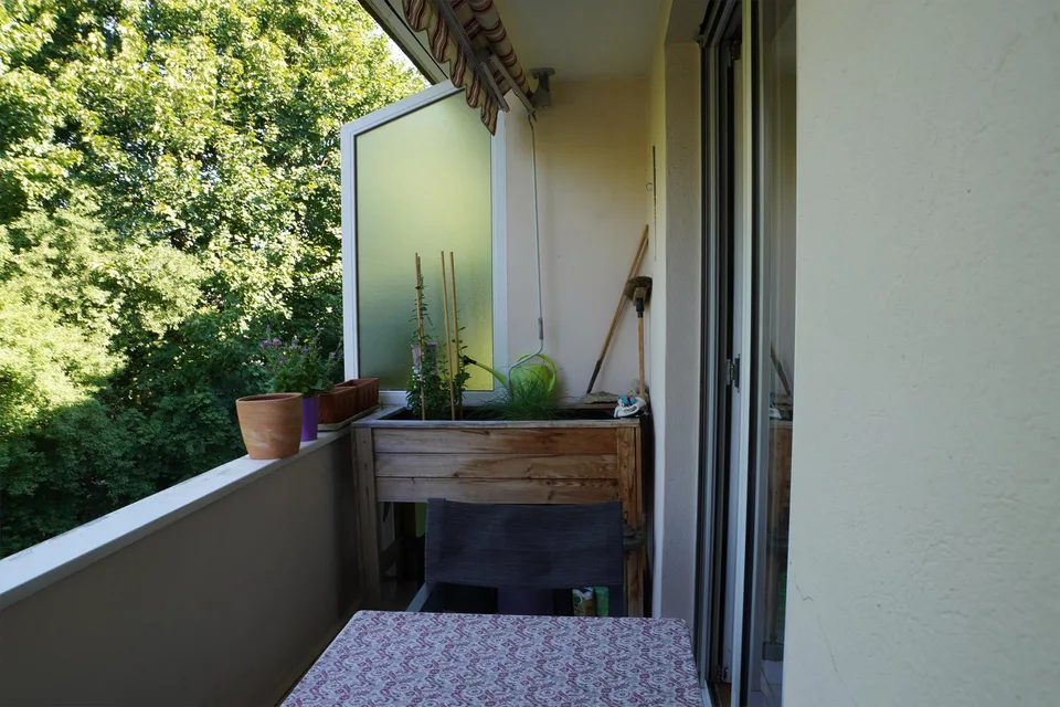 Charmante 4-Zimmer-Wohnung mit Balkon in Riehen