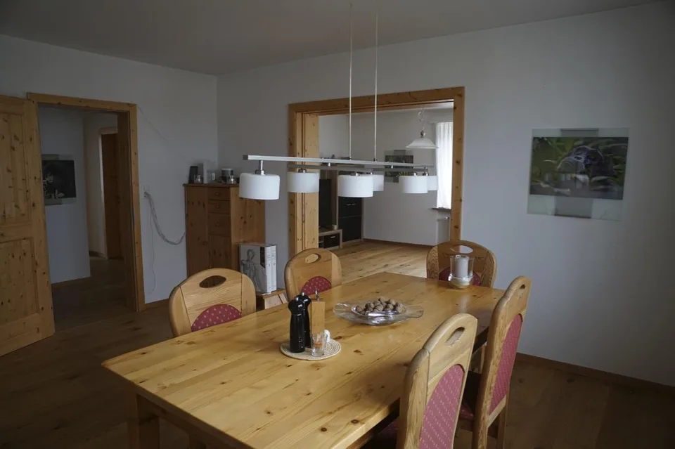 Charmante 4-Zimmer-Wohnung mit Balkon in Riehen – Foto 6 von 9