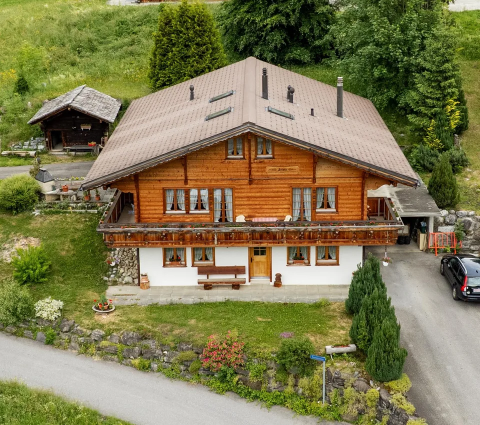 Chalet-nicht zu klein, nicht zu gross-gemütlich & unverbaubare Sicht