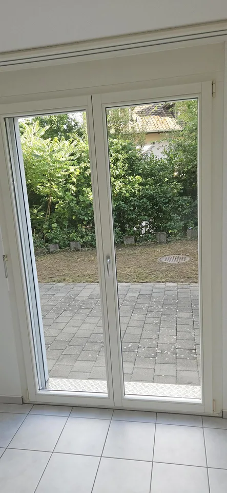 Lichtdurchflutetes Wohnglück – Moderne 4.5-Zimmer-Gartenwohnung