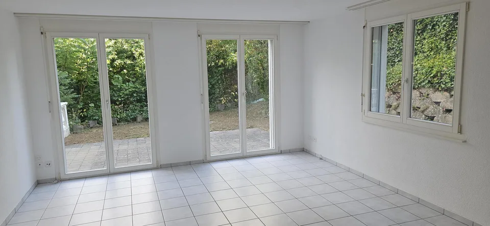 Lichtdurchflutetes Wohnglück – Moderne 4.5-Zimmer-Gartenwohnung