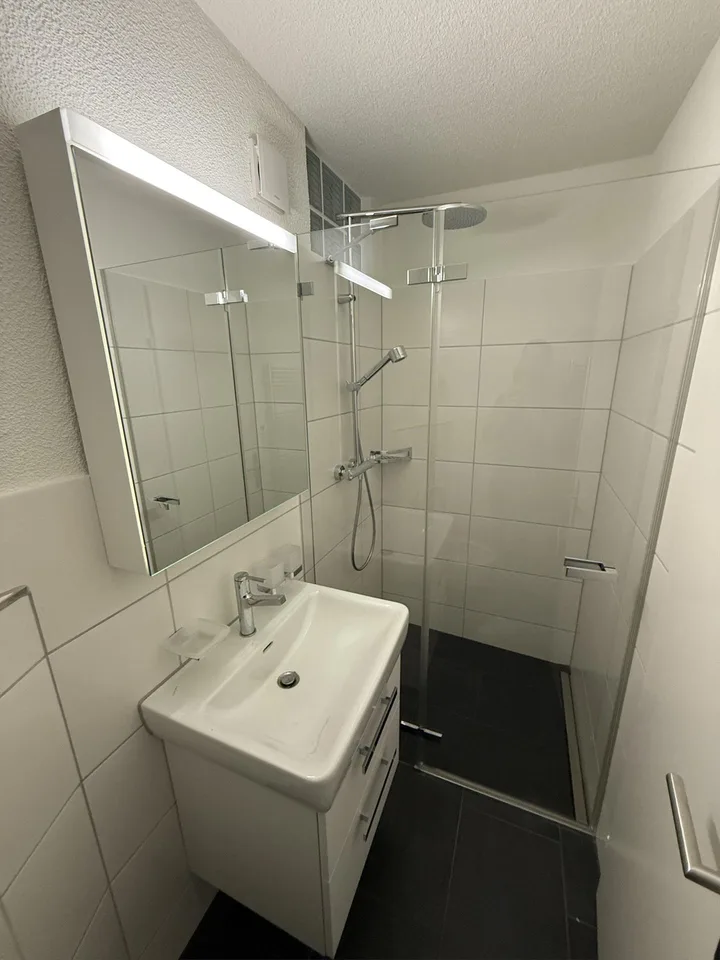 4.5 Zimmer Etagenwohnung mit grossem Balkon, zentrumsnahe Lage – foto 6 di 10