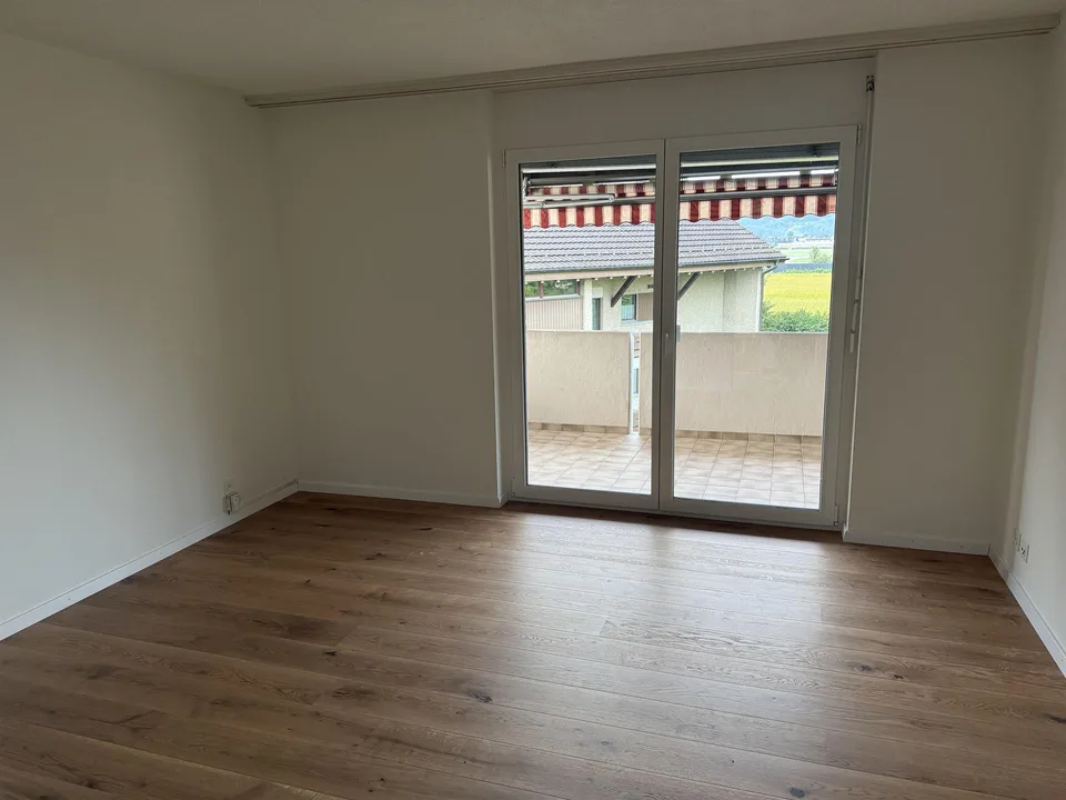4.5 Zimmer Etagenwohnung mit grossem Balkon, zentrumsnahe Lage – foto 7 di 10