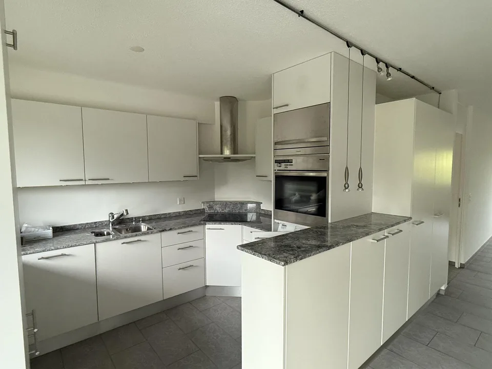 4.5 Zimmer Etagenwohnung mit grossem Balkon, zentrumsnahe Lage