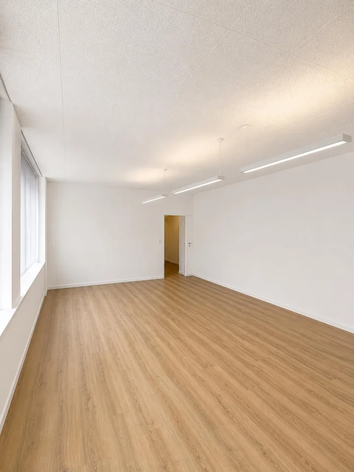 Arbeiten in heller Atmosphäre – Bürofläche mit Top-Anbindung