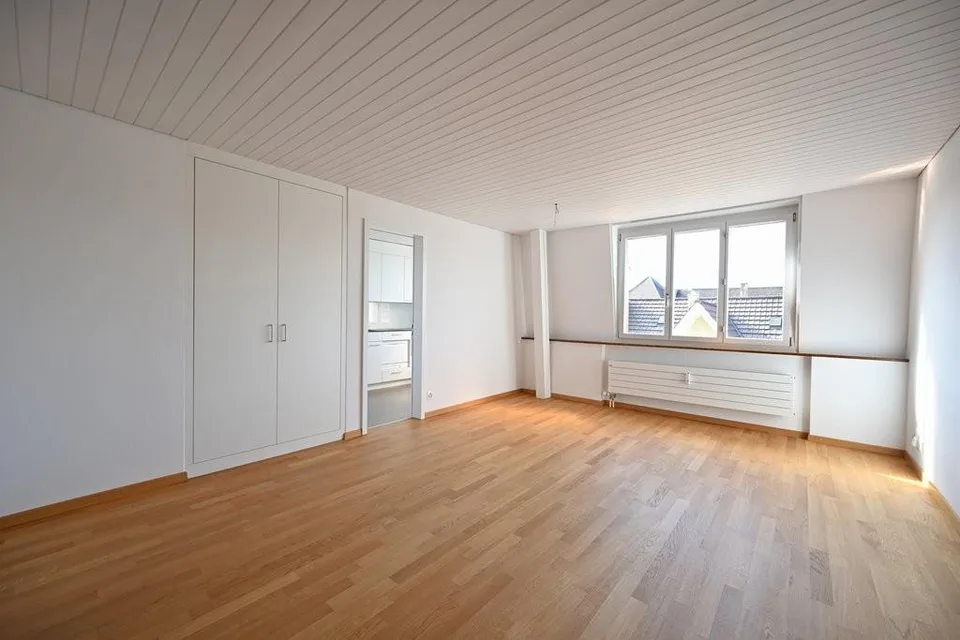 Sanierte Altbau-Dachwohnung mit Charme in der beliebten Länggasse