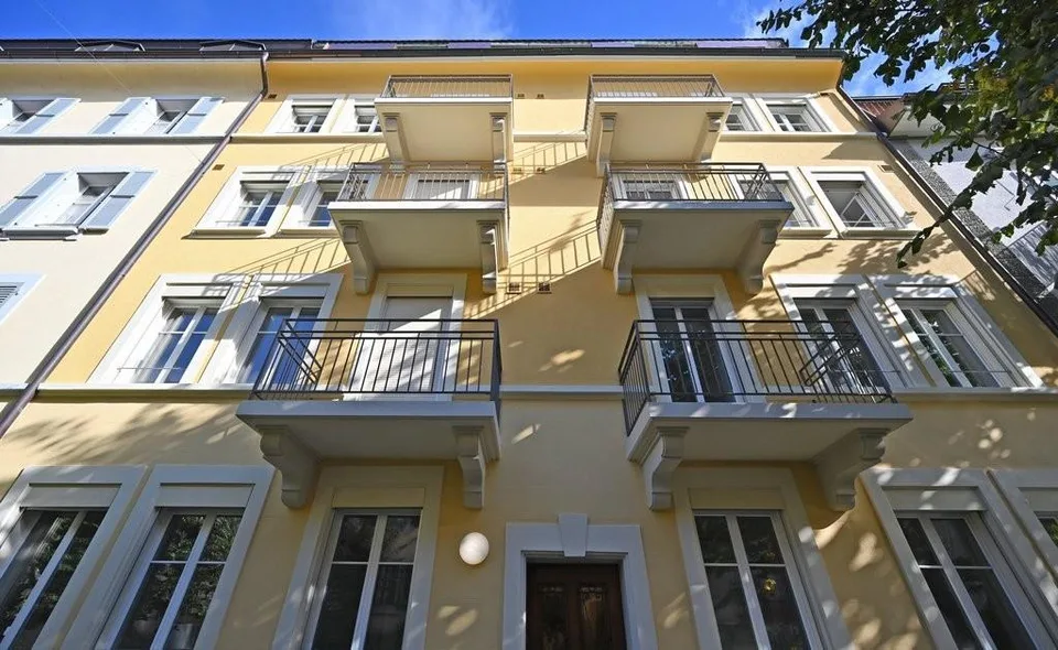 Sanierte Altbau-Dachwohnung mit Charme in der beliebten Länggasse