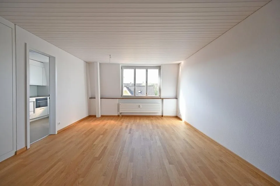 Sanierte Altbau-Dachwohnung mit Charme in der beliebten Länggasse