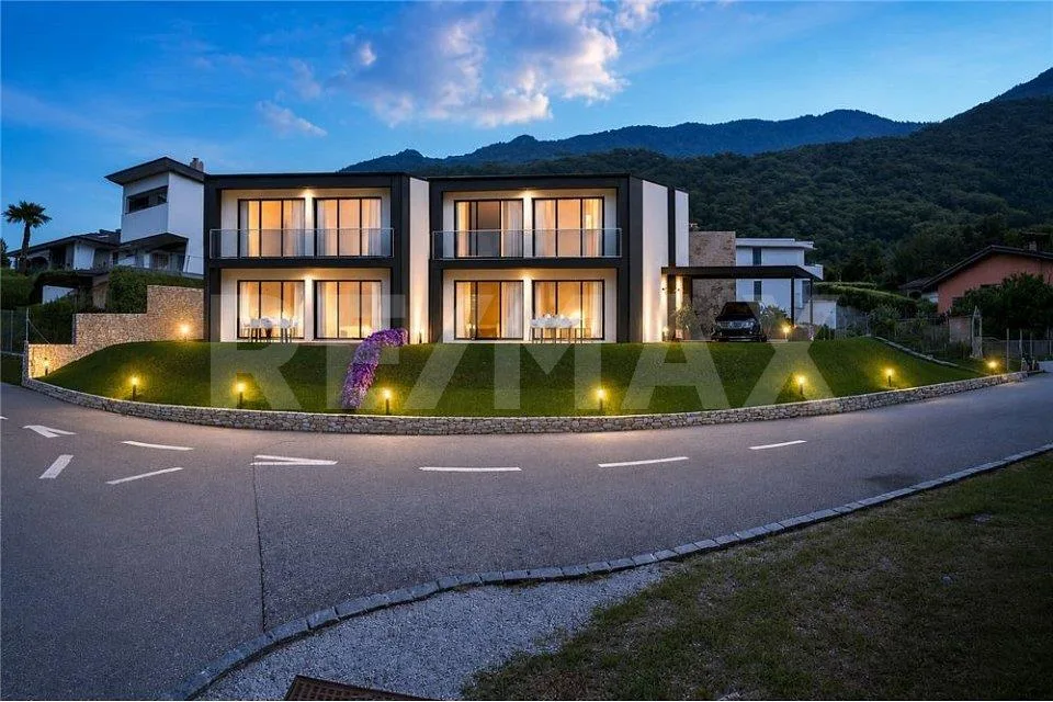 Due villette a schiera prefabbricate