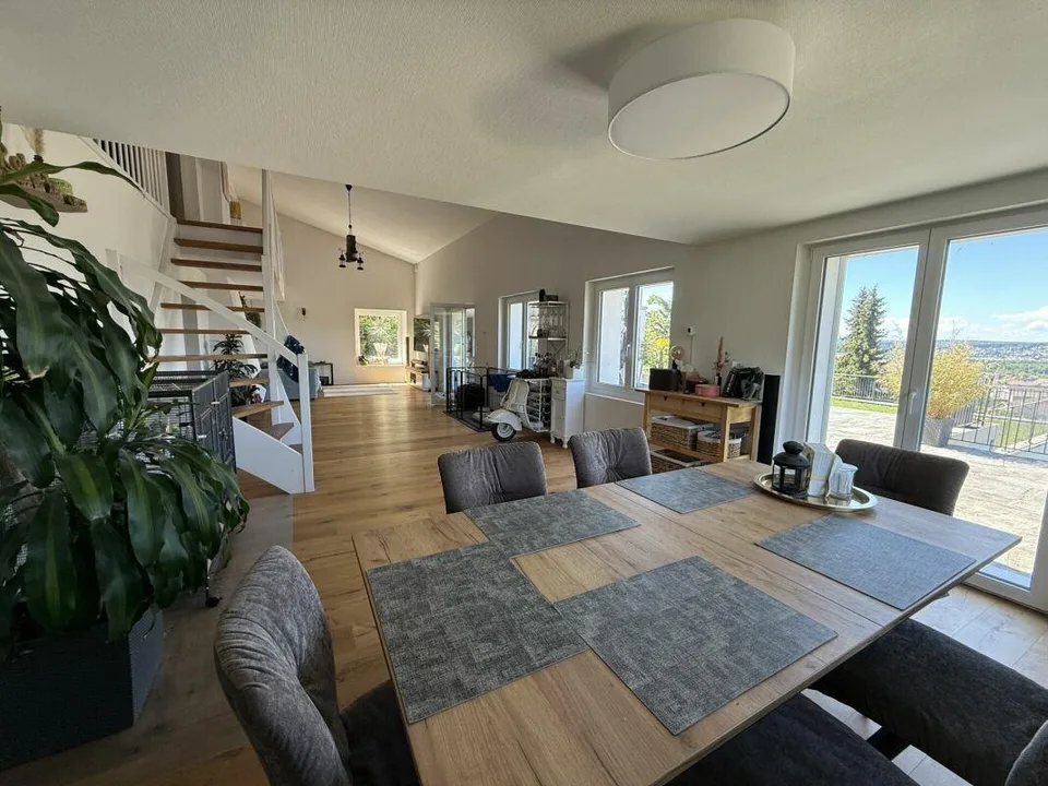Luxuswohnen in einer Villa mit privatem Spa und atemberaubender Aus...