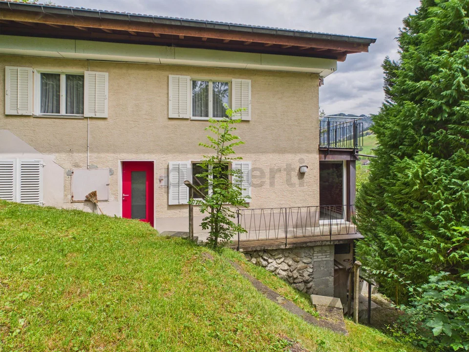 Geräumiges 7-Zimmer-Mehrfamilienhaus im Kurort Oberiberg