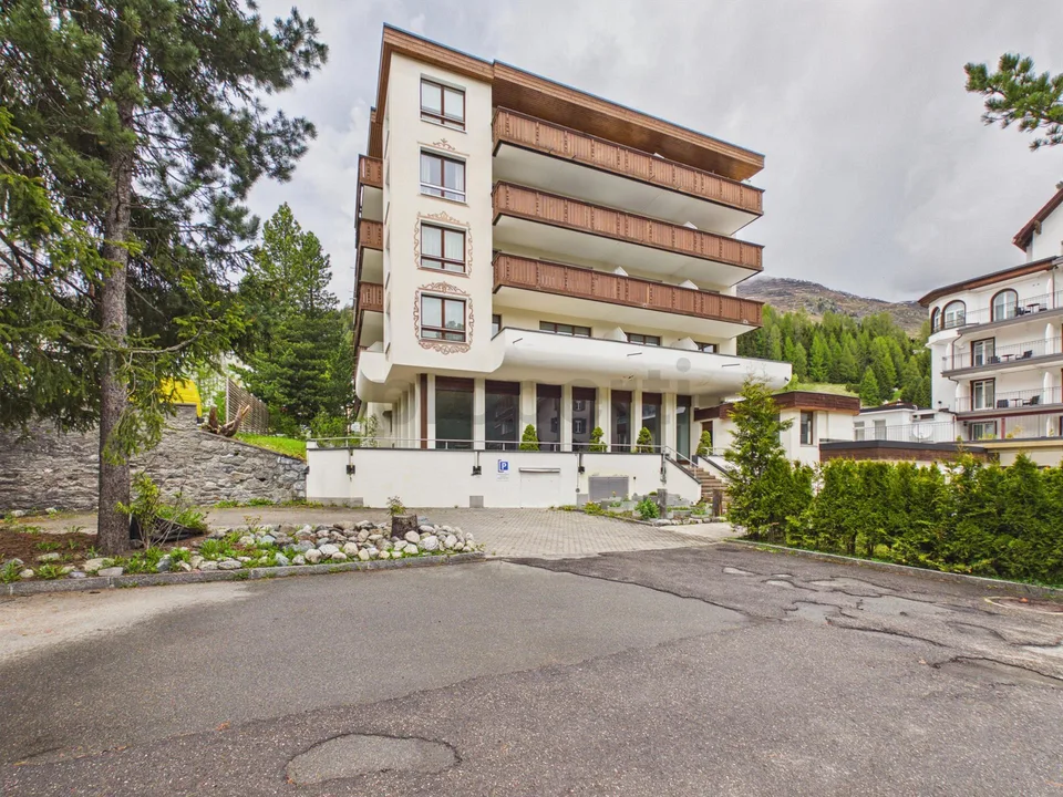 Helle 1.5-Zimmer-Wohnung mit Balkon, Davos Dorf