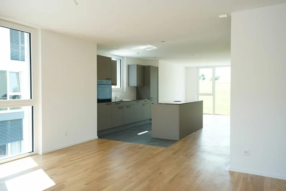 Moderne 4.5-Zimmerwohnung mit attraktivem Sitzplatz an ruhiger Lage